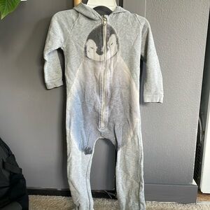 PopupShop Onsie- penguin size 4-5 years